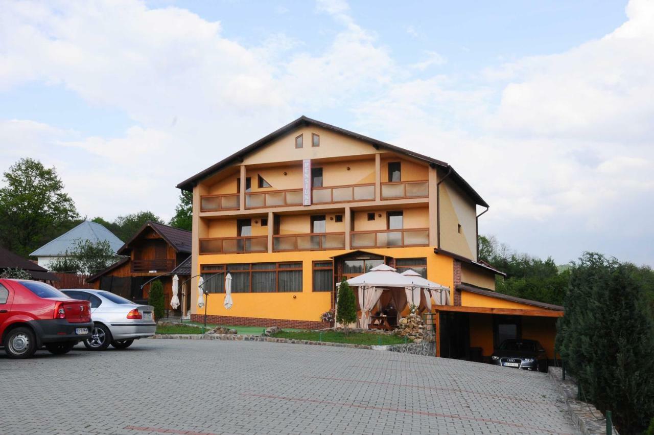 Pensiunea Nicol Hotel Valea Iasului Exterior photo